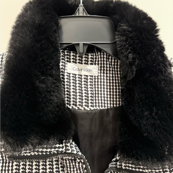 Calvin Klein Black and White Patterned Vest - Picture 3 of 5